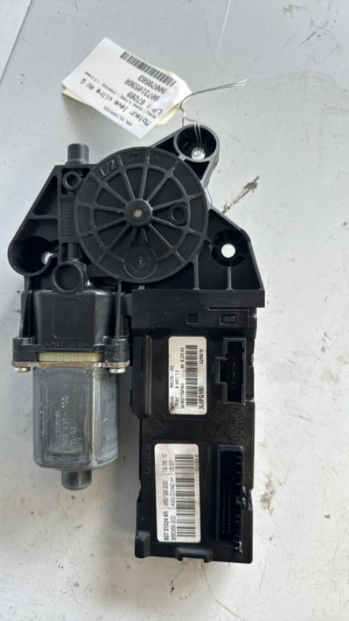 Moteur leve vitre avant gauche RENAULT MEGANE 3 PHASE 1 Diesel - Image 1