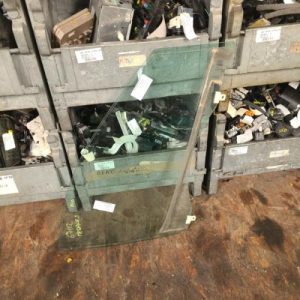 Vitre avant droit RENAULT MEGANE 3 PHASE 1 Diesel - Image 1