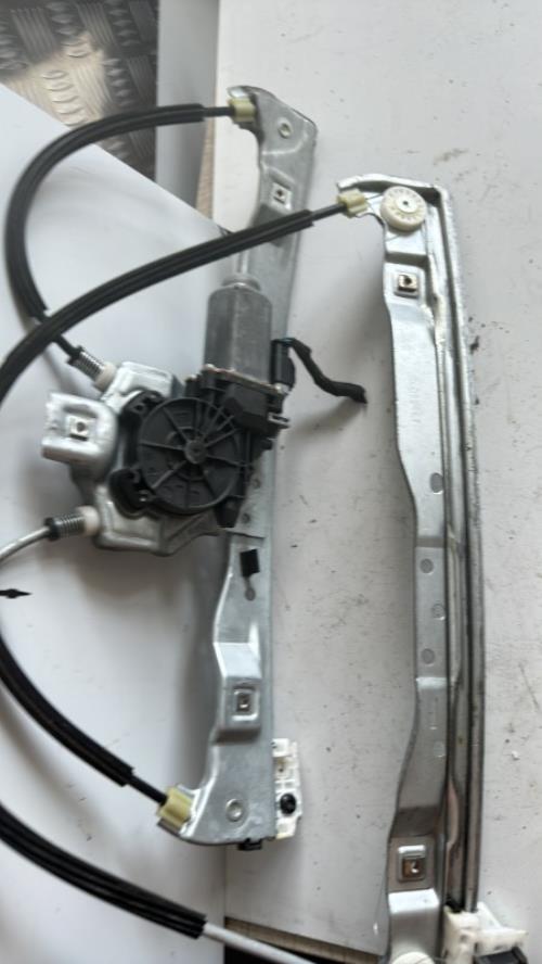 Leve vitre electrique avant droit CITROEN DS3 PHASE 1 Diesel - Image 2