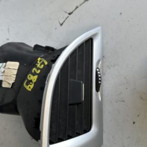 Aerateur tableau de bord avant gauche RENAULT MEGANE 3 PHASE 1 Diesel - Image 1