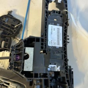 Poignee porte avant gauche MERCEDES CLASSE A 176 PHASE 2 Diesel - Image 1
