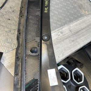 Baie de pare brise PEUGEOT 308 2 SW PHASE 1 BREAK Diesel - Image 1