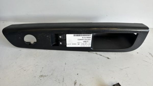 Interrupteur de leve vitre avant gauche KIA CEE-D 1 PHASE 2 Diesel - Image 2