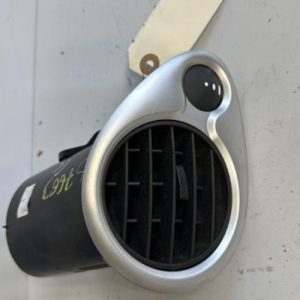 Aerateur tableau de bord avant gauche RENAULT CLIO 3 PHASE 1 Diesel - Image 1