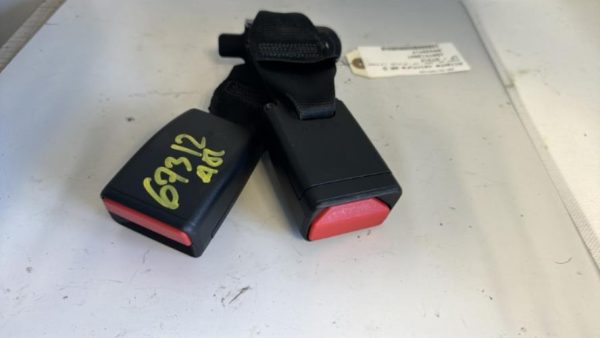 Attache ceinture arriere droit PEUGEOT 208 1 PHASE 1 Diesel - Image 1