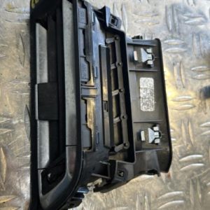 Aerateur tableau de bord avant gauche PEUGEOT 308 2 PHASE 1 Diesel - Image 1