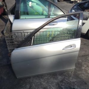 Porte avant gauche MERCEDES CLASSE C 204 PHASE 1 Diesel - Image 1