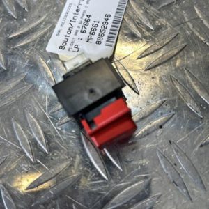 Bouton/Interrupteur PEUGEOT 308 2 SW PHASE 1 BREAK Diesel - Image 1