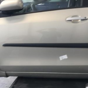 Porte avant gauche TOYOTA YARIS 2 PHASE 1 Diesel - Image 1