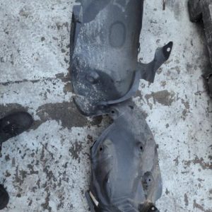 Pare boue avant droit RENAULT MEGANE 3 PHASE 1 Diesel - Image 1