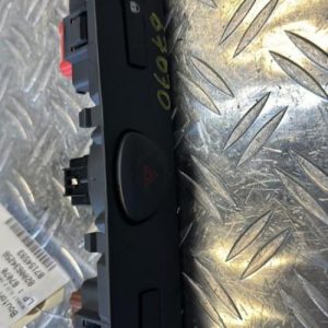 Bouton de warning RENAULT CLIO 2 CAMPUS PHASE 2 Diesel - Image 1