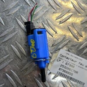 Contacteur feu stop RENAULT CLIO 4 PHASE 2 Essence - Image 1