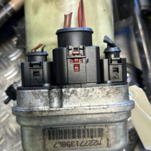Pompe de direction VOLKSWAGEN POLO 4 PHASE 2 Essence - Image 1