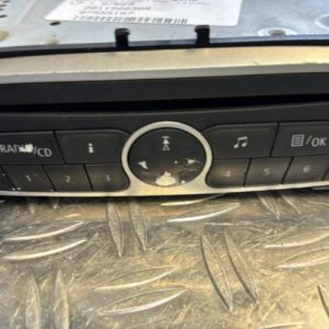 Autoradio d'origine RENAULT MEGANE 3 PHASE 1 BREAK Diesel - Image 1