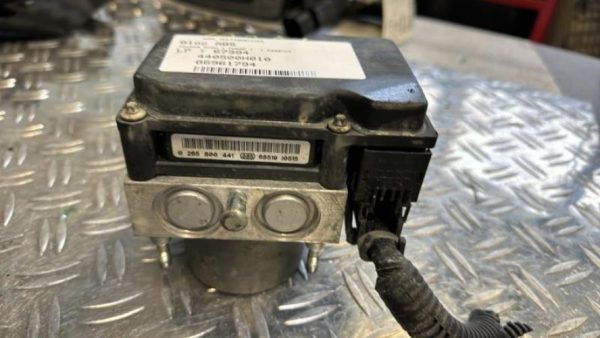 Bloc ABS (freins anti-blocage) TOYOTA AYGO 1 PHASE 1 Essence - Image 1