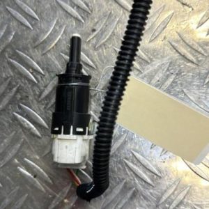 Contacteur feu stop RENAULT CLIO 4 PHASE 2 Essence - Image 1