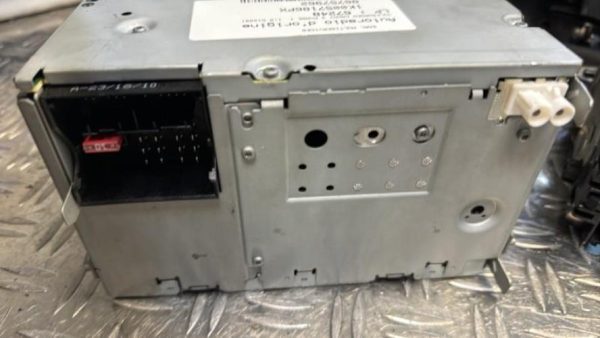 Autoradio d'origine VOLKSWAGEN CADDY 3 PHASE 1 Diesel - Image 1