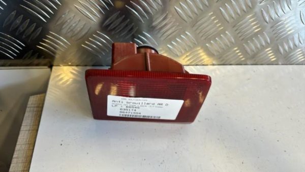 Anti brouillard arriere droit PEUGEOT 407 PHASE 1 BREAK Diesel - Image 3