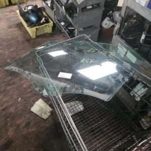 Vitre avant gauche RENAULT MODUS PHASE 1 Essence - Image 1