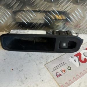 Interrupteur de leve vitre arriere gauche DACIA DUSTER 2 PHASE 1 Diesel - Image 1