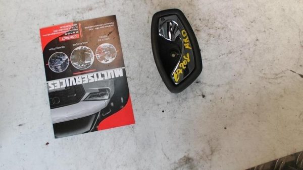 Poignee interieur arriere droit RENAULT CAPTUR 1 PHASE 1 Essence - Image 1