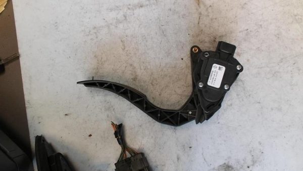 Pedale d'accelerateur RENAULT CAPTUR 1 PHASE 1 Essence - Image 2