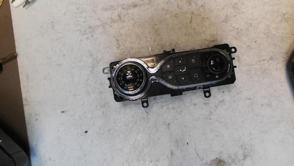 Commande chauffage RENAULT CAPTUR 1 PHASE 1 Essence - Image 1