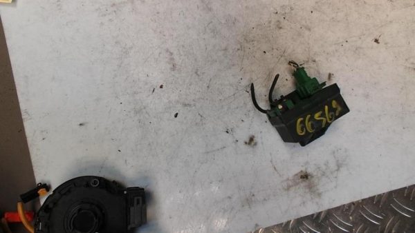 Relais de prechauffage PEUGEOT 206 PHASE 2 BREAK Diesel - Image 3