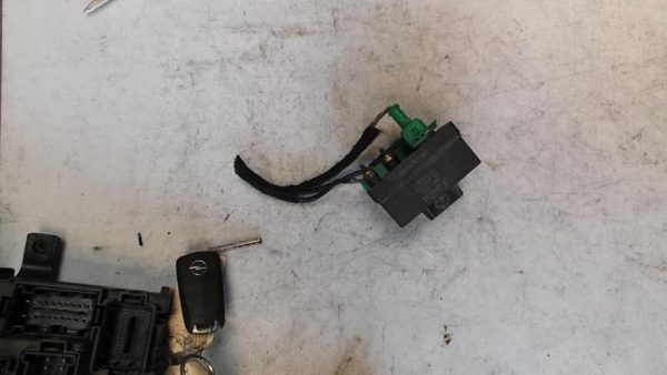 Relais de prechauffage PEUGEOT 206 PHASE 2 BREAK Diesel - Image 3