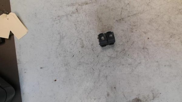 Interrupteur de leve vitre avant gauche RENAULT CAPTUR 1 PHASE 1 Essence - Image 3