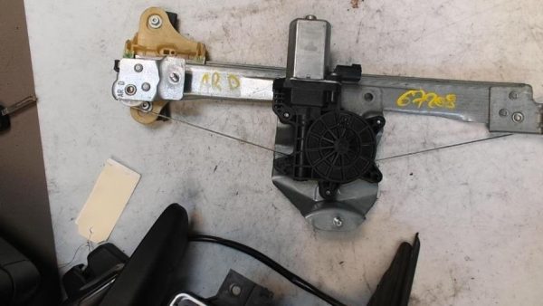 Leve vitre electrique arriere droit RENAULT CAPTUR 1 PHASE 1 Essence - Image 1