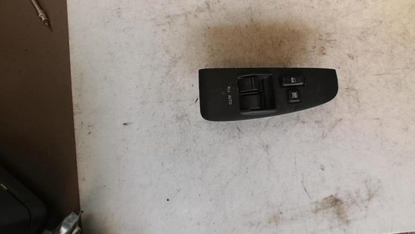 Interrupteur de leve vitre avant gauche TOYOTA AVENSIS 2 PHASE 2 Diesel - Image 1