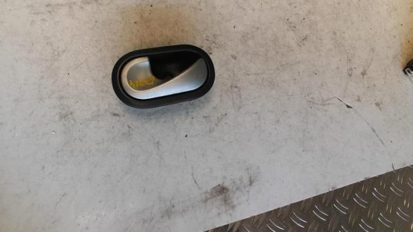 Poignee interieur avant gauche RENAULT TWINGO 2 PHASE 1 Essence - Image 2