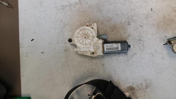 Moteur leve vitre avant gauche PEUGEOT 307 PHASE 1 Essence - Image 1
