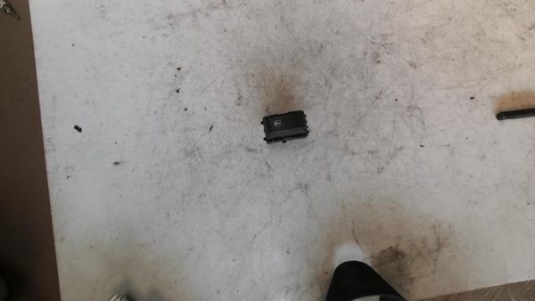 Bouton/Interrupteur DACIA DUSTER 1 PHASE 2 Essence - Image 1