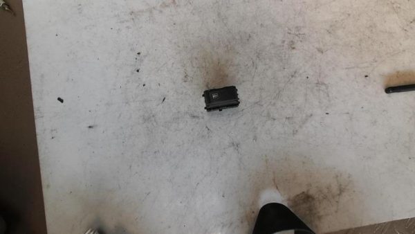 Bouton/Interrupteur DACIA DUSTER 1 PHASE 2 Essence - Image 2