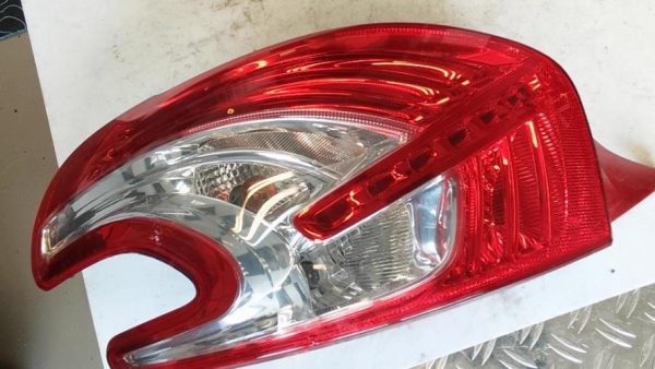 Feu arriere principal gauche (feux) PEUGEOT 208 1 PHASE 1 Diesel - Image 2