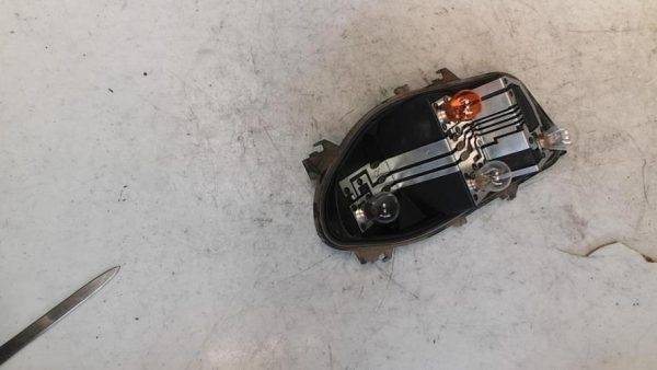 Platine feu arriere droit RENAULT CLIO 3 PHASE 1 Essence - Image 1