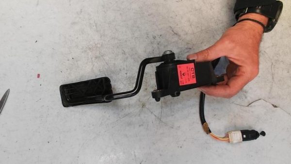Pedalier d'accelerateur RENAULT CLIO 3 PHASE 1 Essence - Image 6