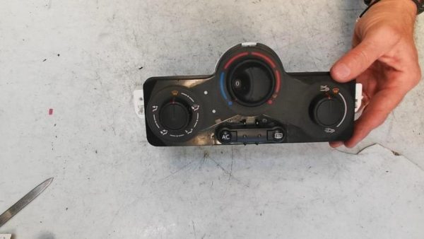 Commande chauffage RENAULT MODUS PHASE 2 Diesel - Image 2