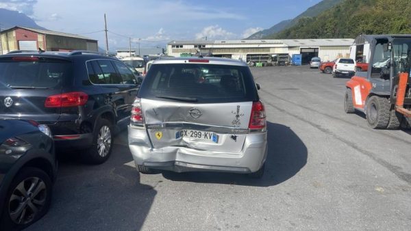 Anti brouillard gauche (feux) OPEL ZAFIRA B PHASE 2 Diesel - Image 9