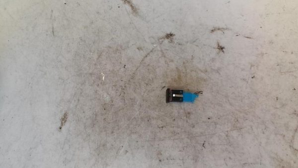 Bouton de warning VOLKSWAGEN POLO 5 PHASE 2 Essence - Image 4