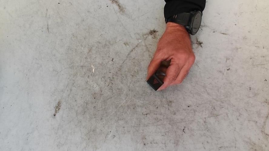 Bouton de warning VOLKSWAGEN POLO 5 PHASE 2 Essence - Image 5