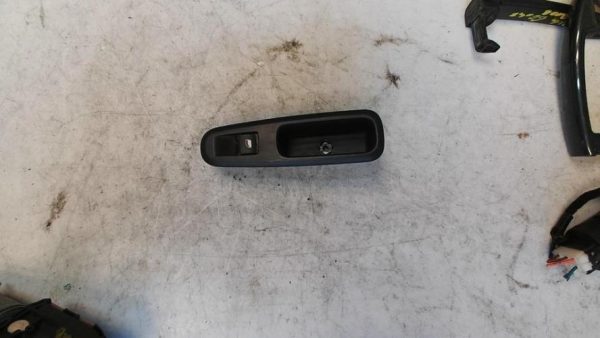 Interrupteur de leve vitre arriere gauche PEUGEOT 3008 1 PHASE 1 Diesel - Image 2