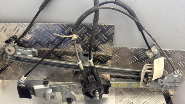 Leve vitre mecanique avant droit CITROEN BERLINGO 1 PHASE 1 Diesel - Image 3