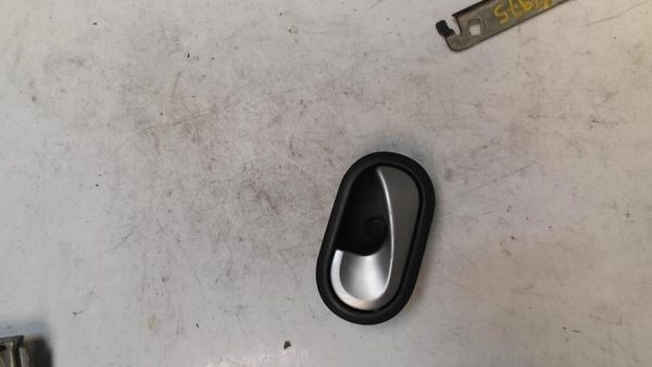 Poignee interieur avant gauche RENAULT GRAND MODUS PHASE 2 Diesel - Image 6