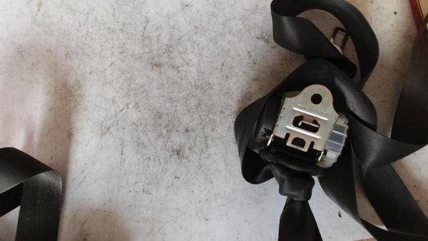 Ceinture arriere gauche VOLKSWAGEN POLO 4 PHASE 2 Diesel - Image 4