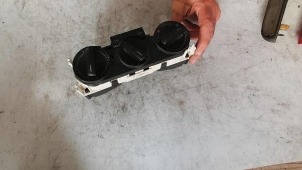 Commande chauffage VOLKSWAGEN POLO 4 PHASE 2 Diesel - Image 6