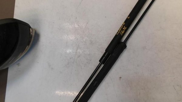 Verin de capot MERCEDES CLASSE C 203 PHASE 1 Diesel - Image 3
