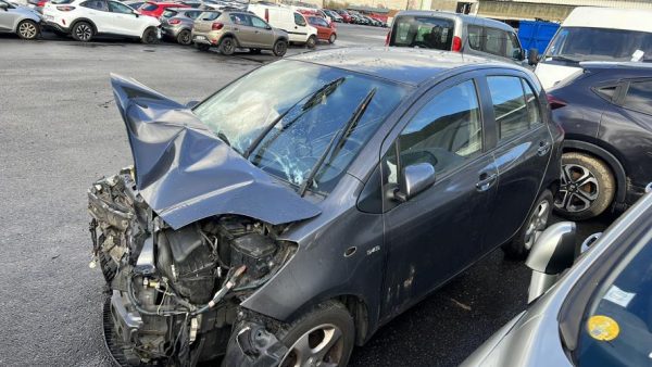 Bouton/Interrupteur TOYOTA YARIS 2 PHASE 1 Diesel - Image 5